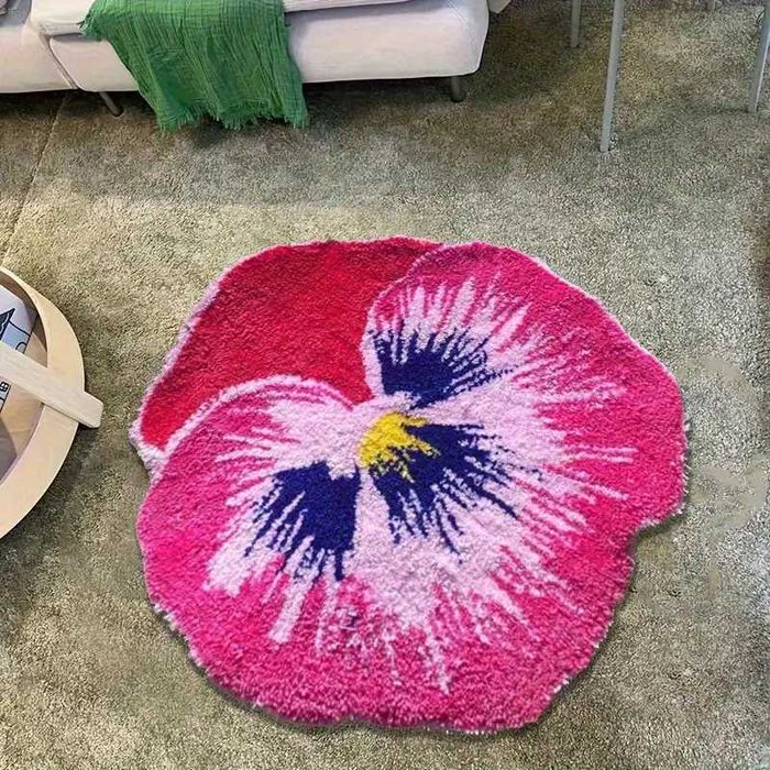 Nowy dywan z motywem