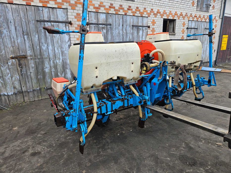 Siewnik do kukurydzy Monosem NG 4 rzędowy