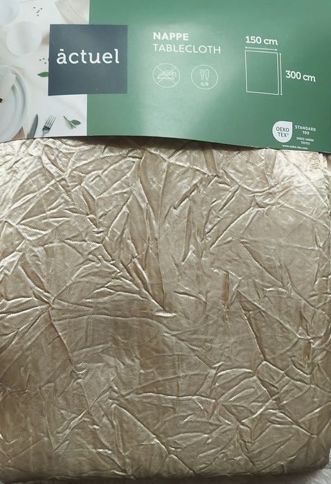 Obrus w kolorze zlota 150x300 nowy