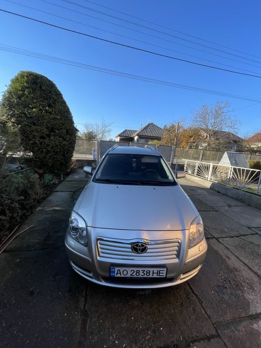 Продам тойоту авенсіс