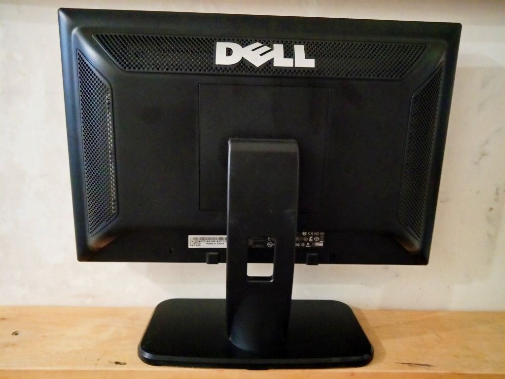 Монитор Широкоэкранный ЖК-дисплей Dell SE178WFPc 17-дюймовый