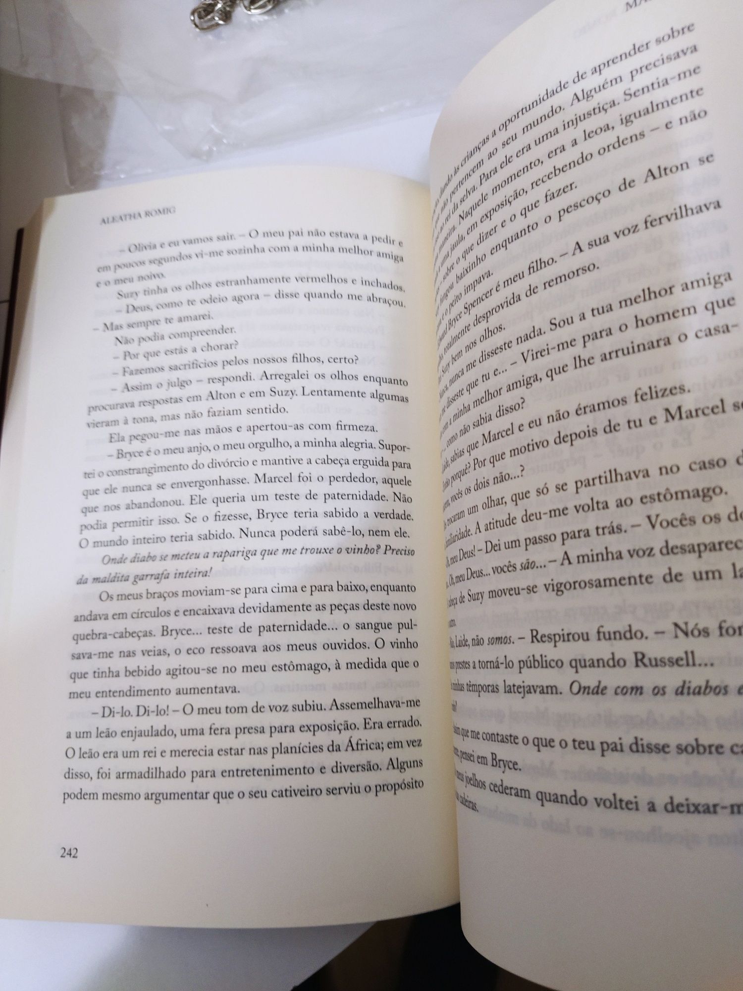 Livro de Aleatha Romig. Título Malícia