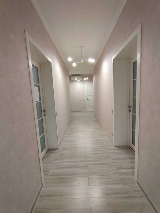 Продається сучасний будинок з дизайнерським ремонтом в с. Шипинці