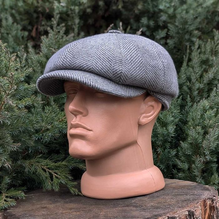 Зимняя кепка восьмиклинка хулиганка серая с ушами