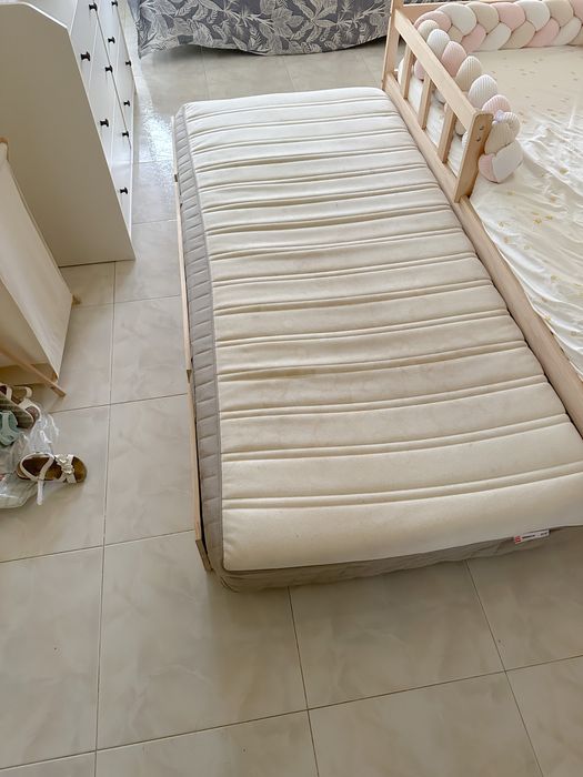 Colchão de solteiro IKEA