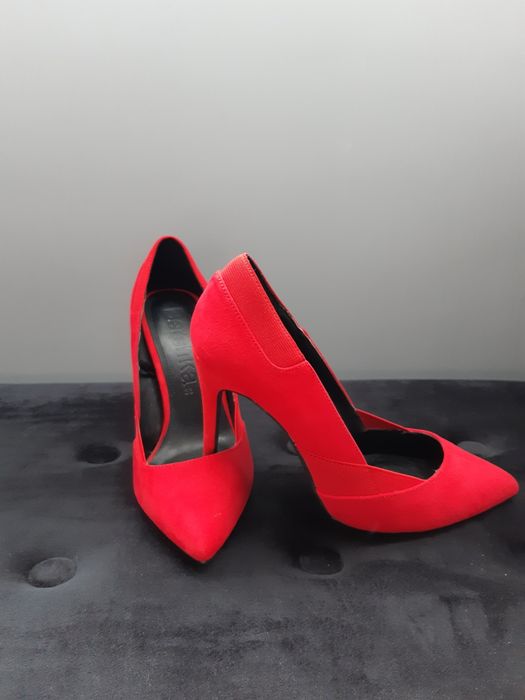 Czerwone seksowne szpilki