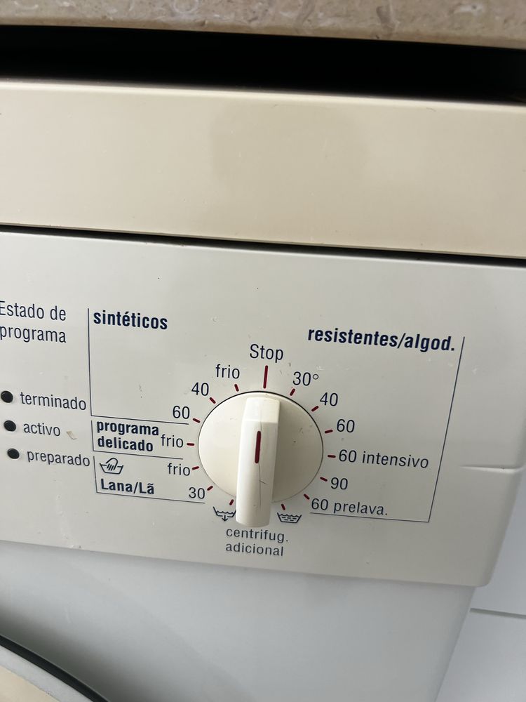 Maquina lavar roupa