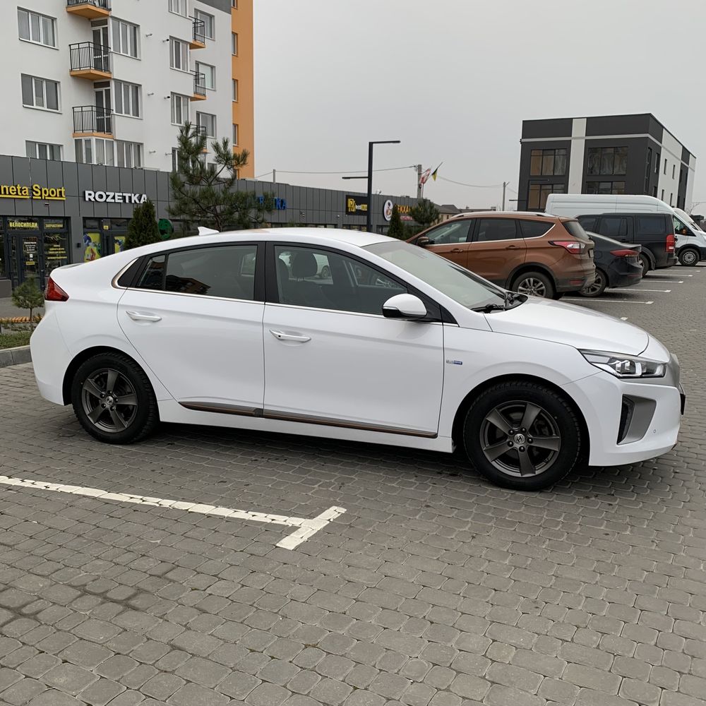 Hyundai ioniq 2017 рік 86 тис. Свіжопригнаний SOH 100%