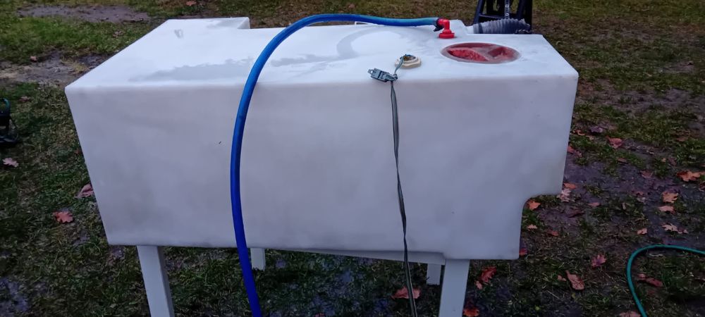 Sprzedam zbiorniki na wodę do kampera