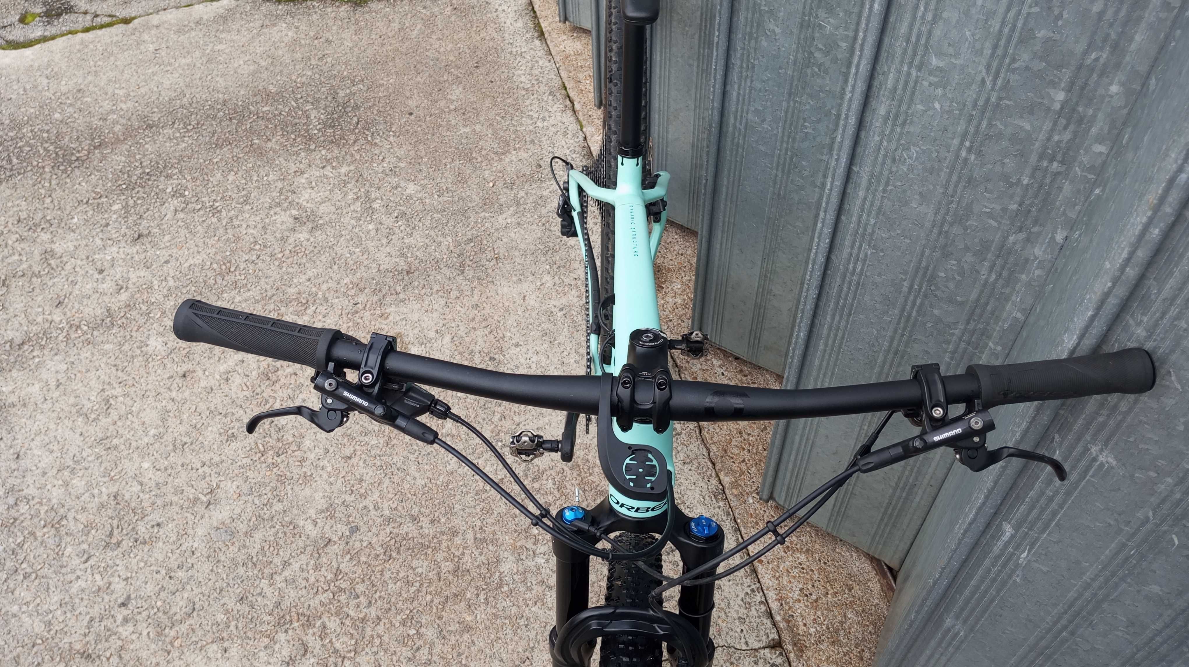 Vendo bicicleta orbea alma excelente estado.