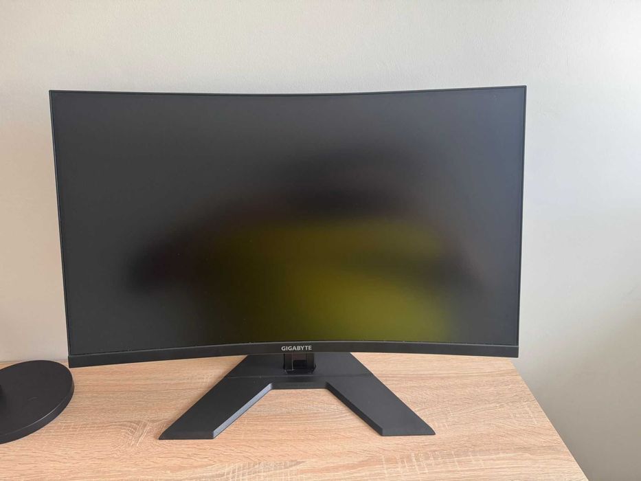 Monitor Curvo Gigabyte 32" G32QC VA 165Hz 1ms