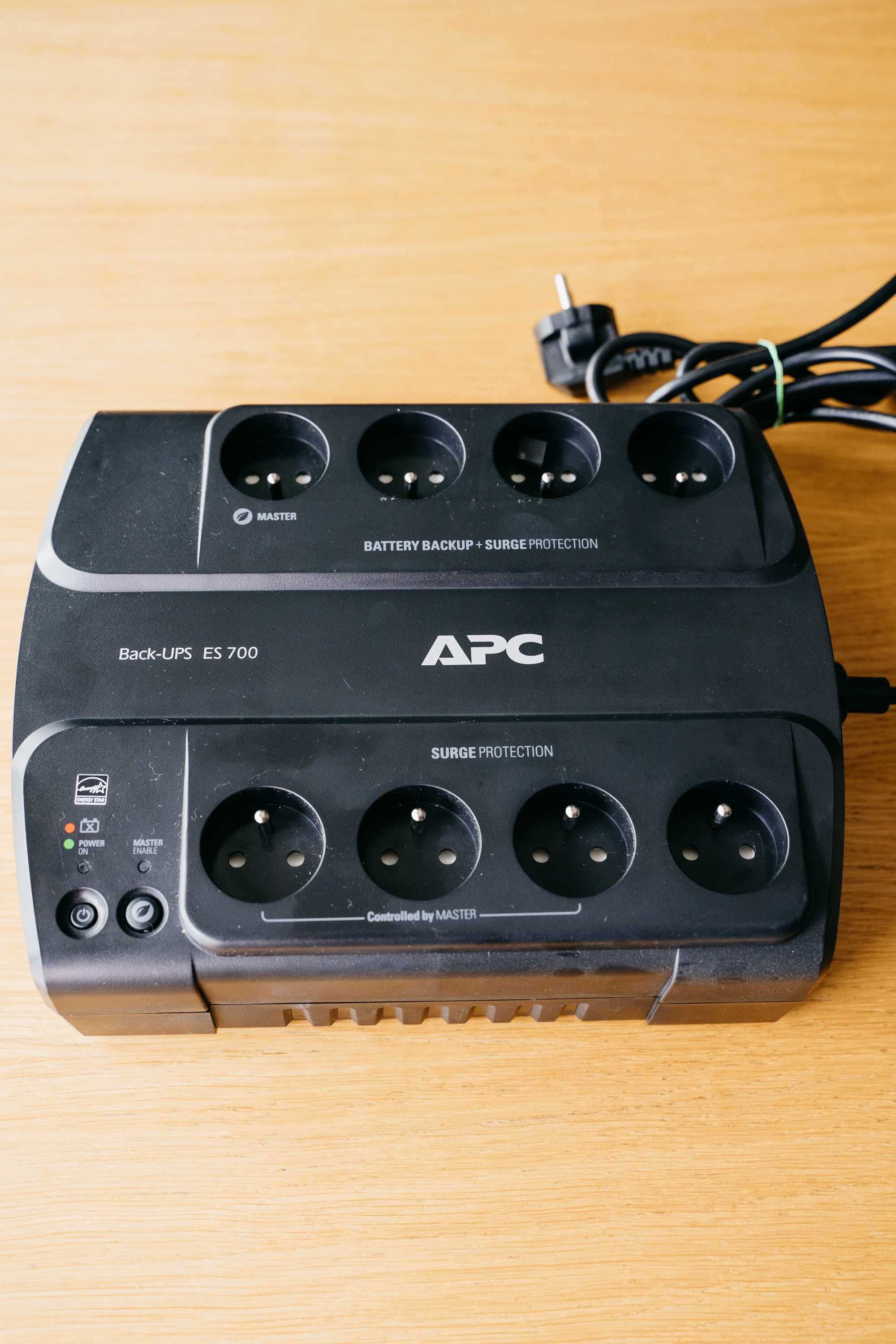UPS APC Back-UPS ES (700VA/405W, 8xPL, 1,8m)
