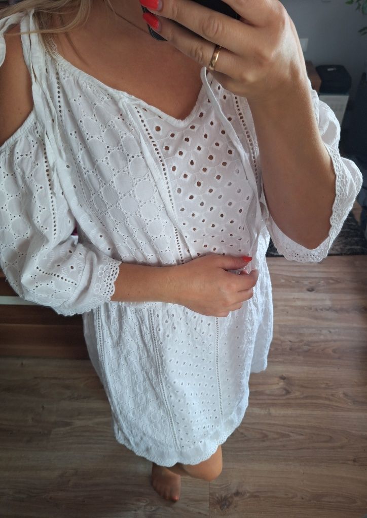 Biała sukienka ażurowa 100 % bawełna