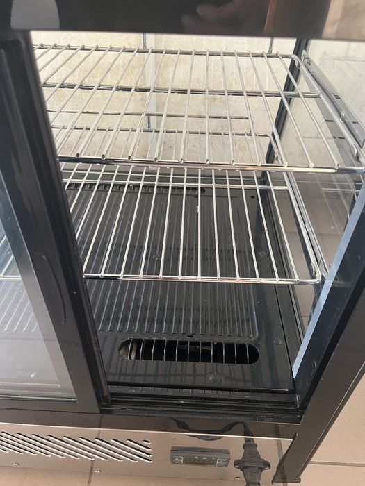 Холодильна Вітрина Десертна-Кондитерська Frosty Італія !