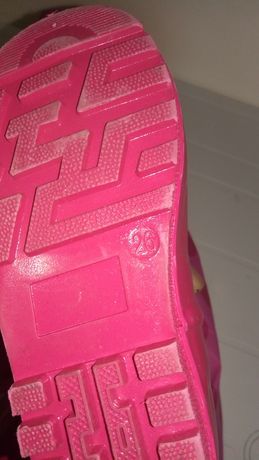 Roupa e botas tuc tuc novo