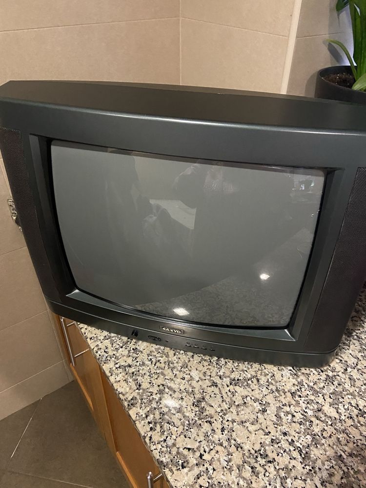 Televisao grande das antigas