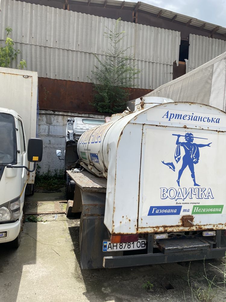 Емкость пищевая автомобильная