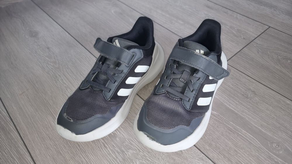 ADIDAS 35 obuwie sportowe 22,5 cm rzep + gumka biała podeszwa