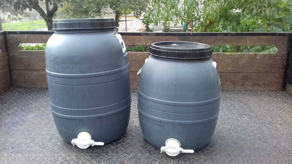 Potes para mel com torneira