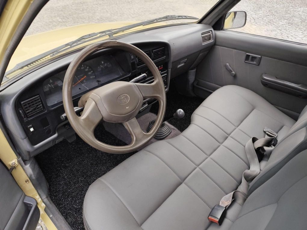 Toyota Hilux 2.4D 4x2 Direção Assistida