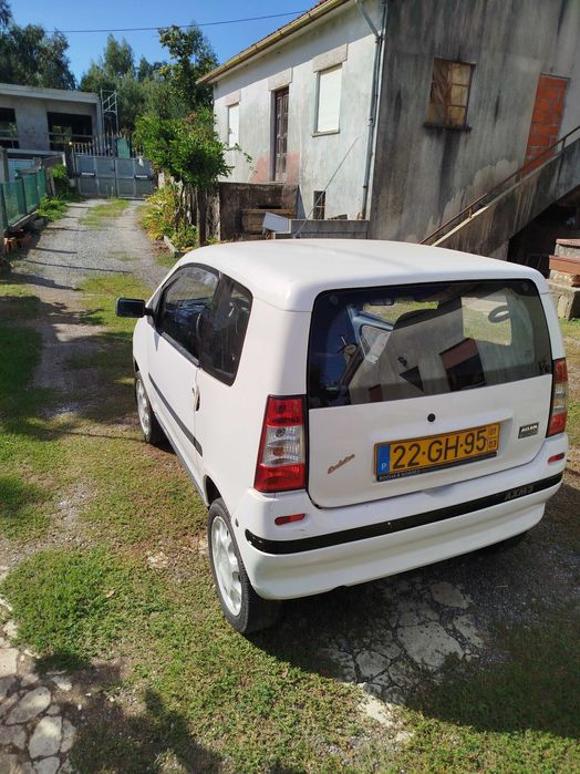 Vendo carro que pode ser conduzido com carta de motorizada..