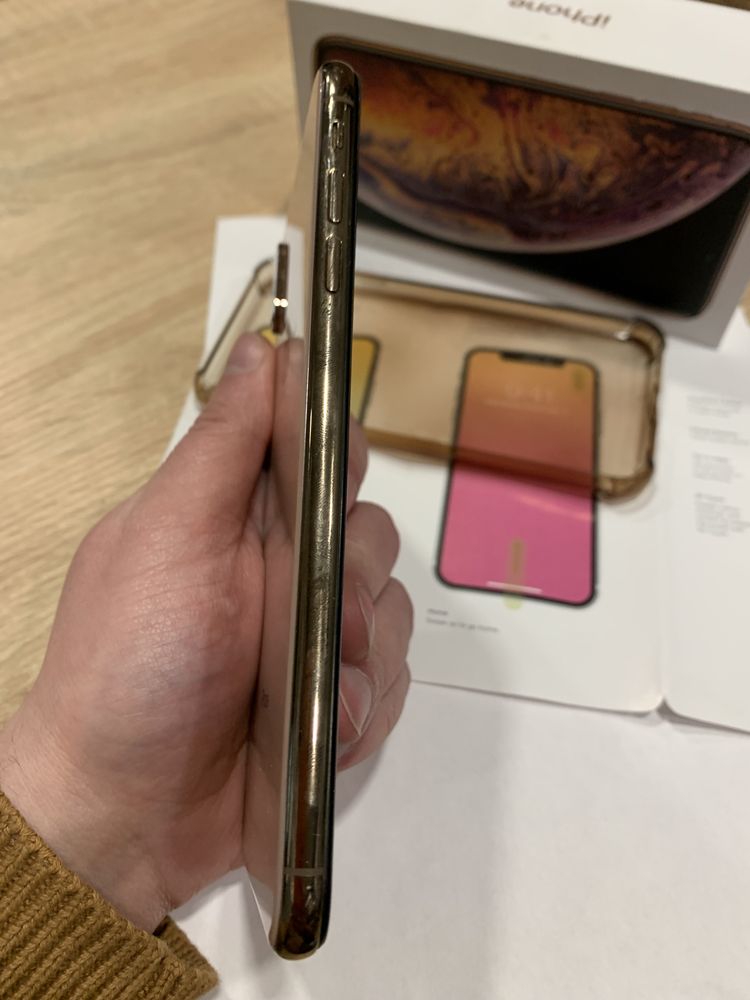 Продам iPhone XS Max 64 gb