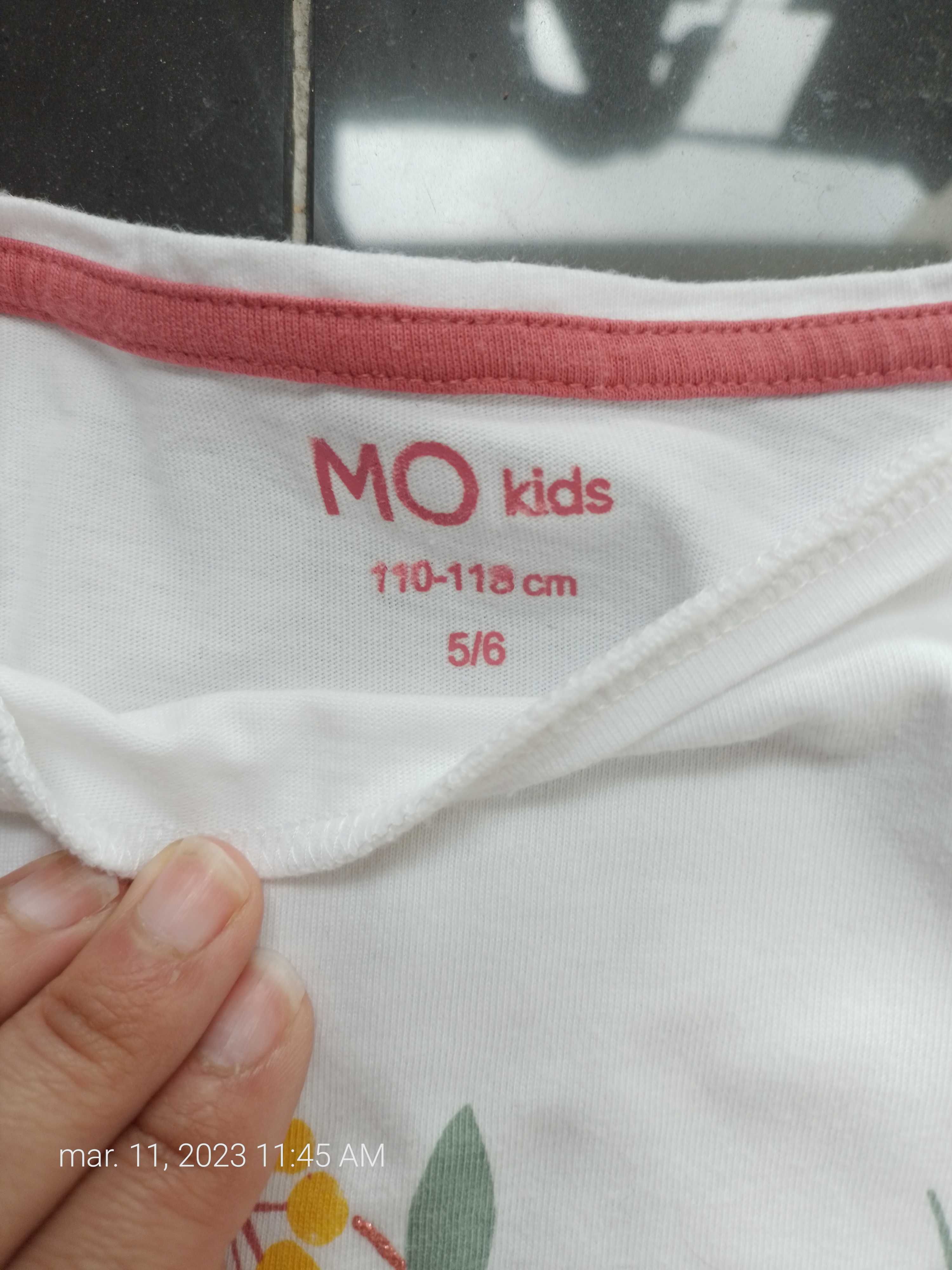 Camisola branca com flores da MO Kids