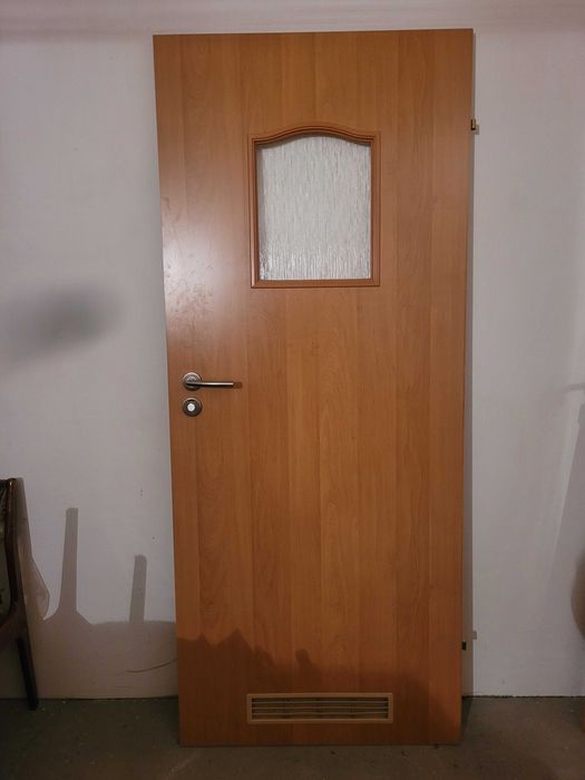 Komplet 5 skrzydeł drzwi wewnętrznych 80 z klamkami i ościeżnicami