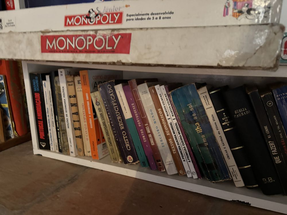 Livros de medicina e direito