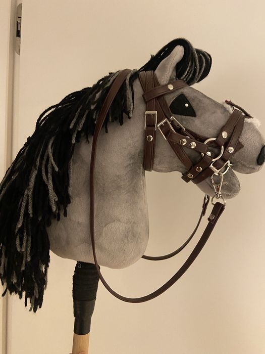 Hobby horse A4 szary jabłkowity wraz z ogłowiem meksykańskim