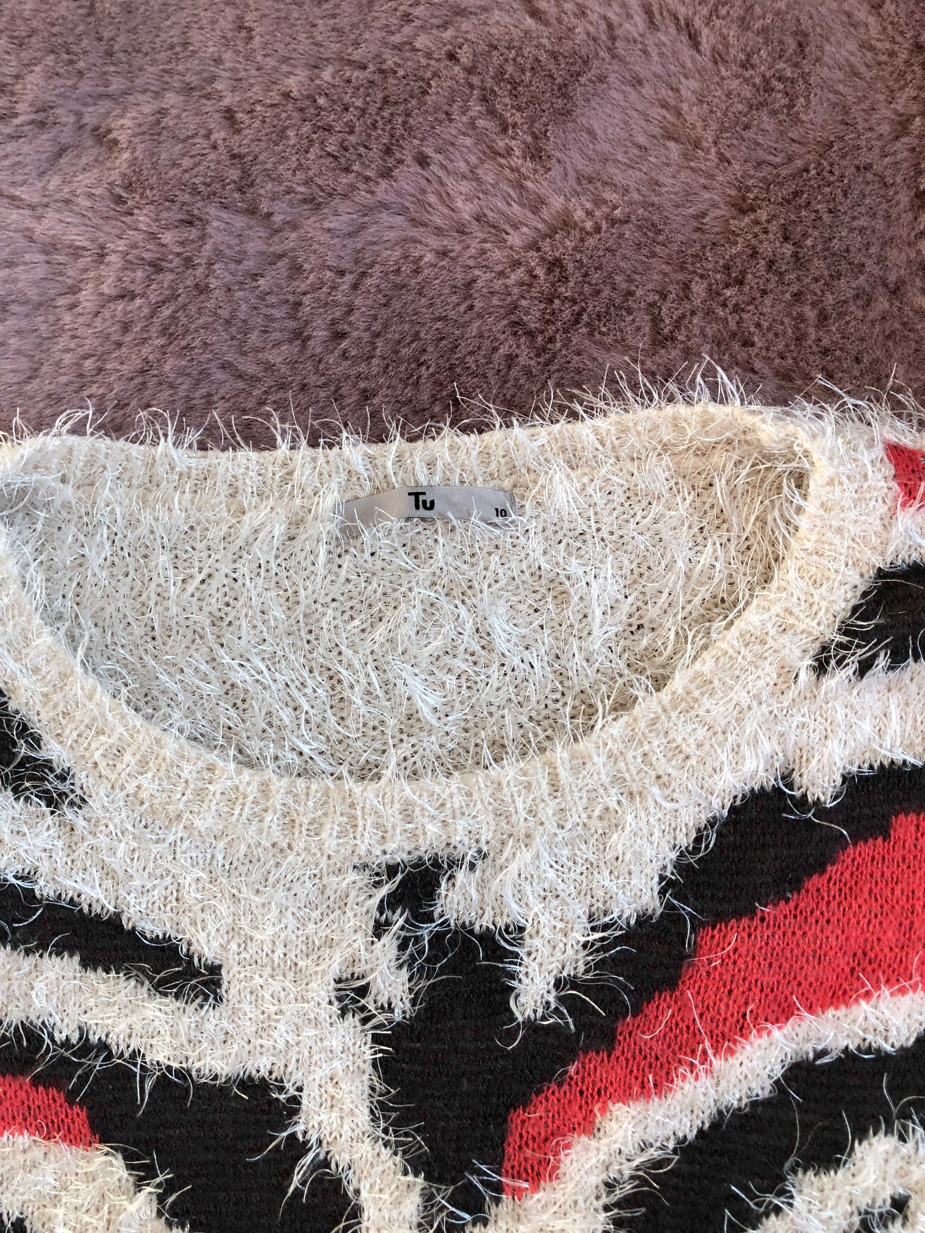Sweter TU 38 wzorzysty zebra beżowy zimowy