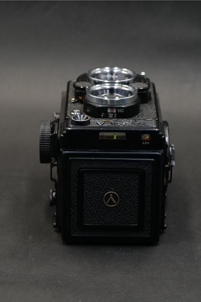 Yashica Mat 124G середній формат