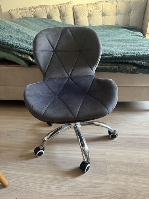 Fotel obrotowy , kolor Szary , Bardzo dobry stan