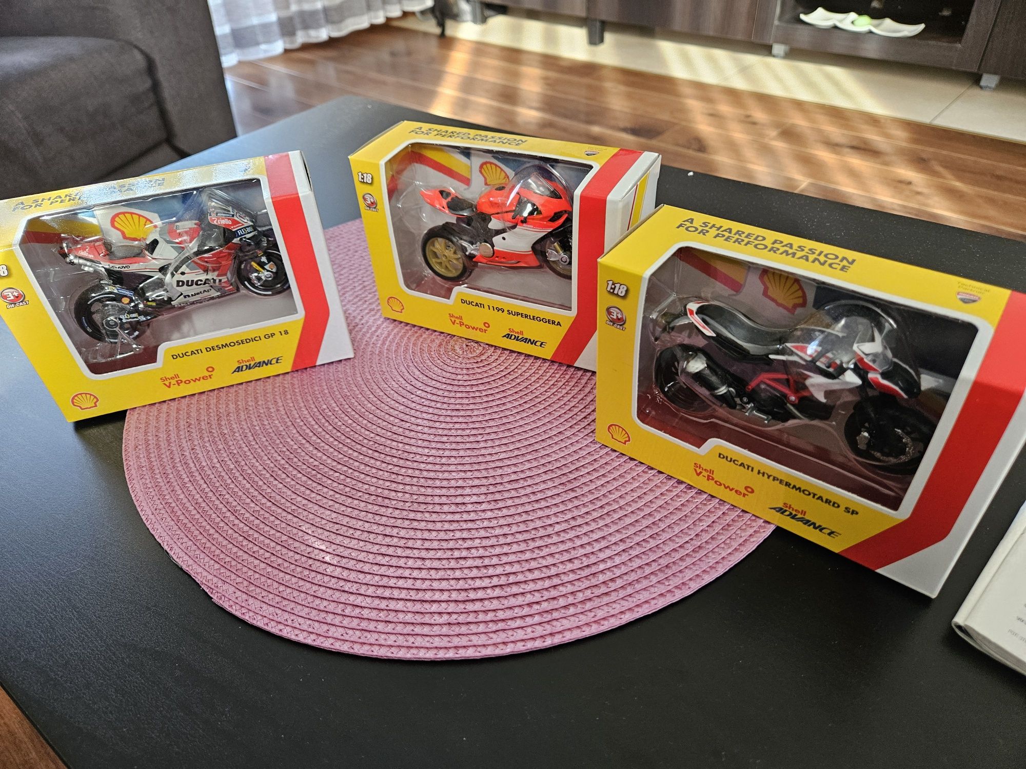 Model motocykl Ducati z shella