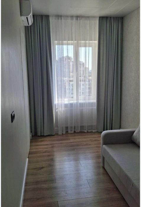 Солнечная улица, современная квартира в новом доме