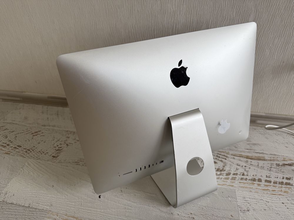 Apple iMac 21.5 2017 i5 8Gb 256Gb SSD