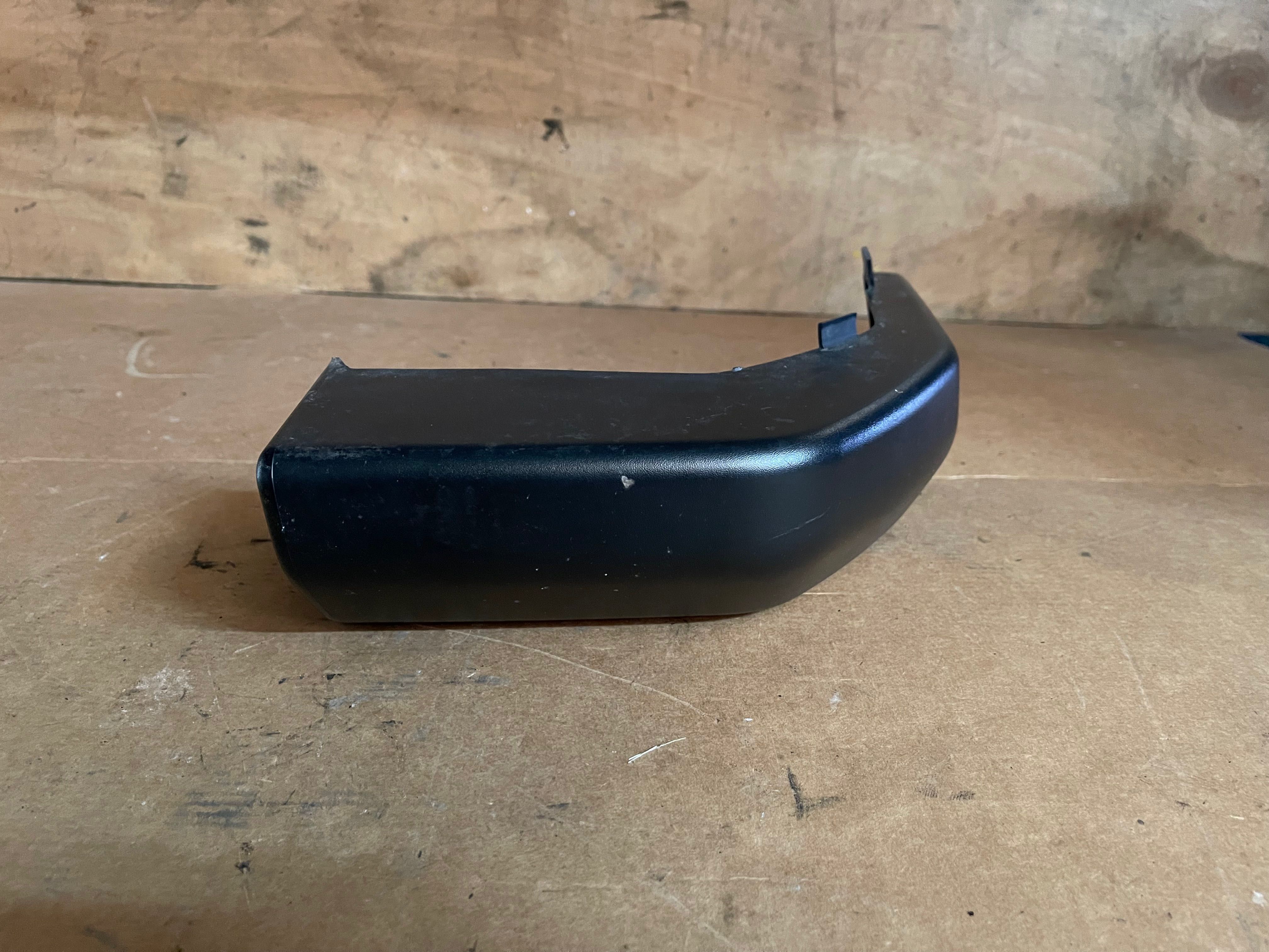 Canto do painel esquerdo Land Rover Discovery 2 L318 TD5