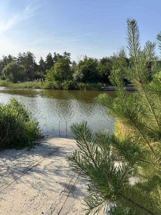 Продам участок рядом с рекой.