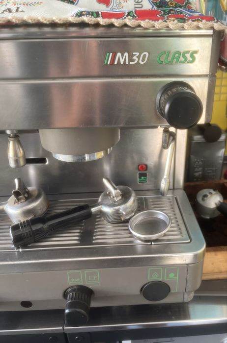 Máquina de cafe La Cimbali M30 class + moinho de café Futurmat