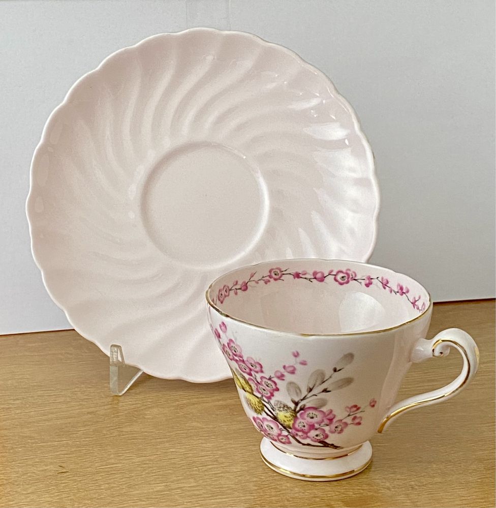 Filiżanka ze spodkiem Tuscan różowa porcelana