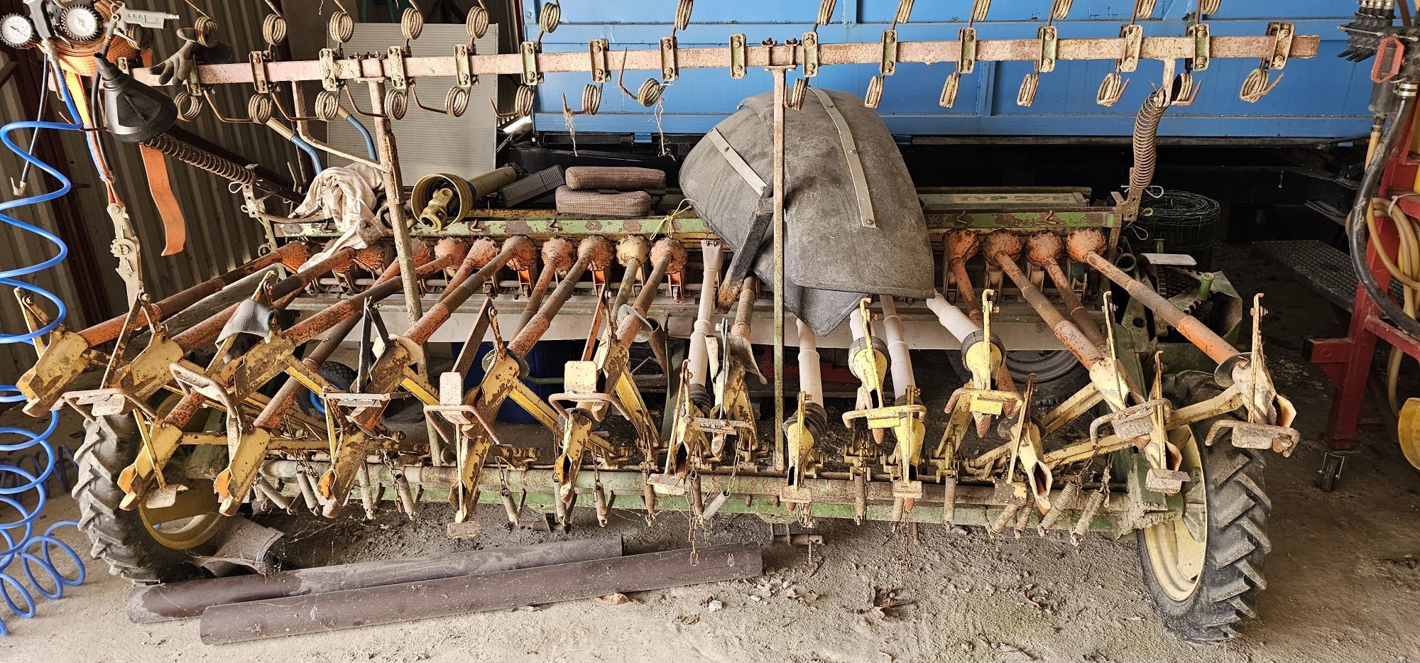 Siewnik Amazone dl 275