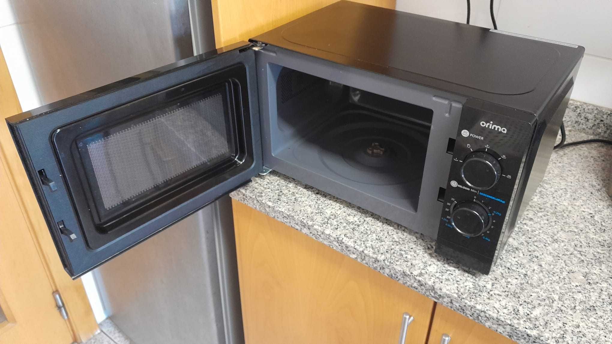 Microondas Orima Preto 700W 20L