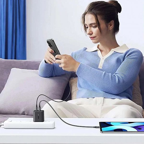 Ładowarka sieciowa Ugreen X227/20W GaN 1x USB-A 1x USB-C - czarna