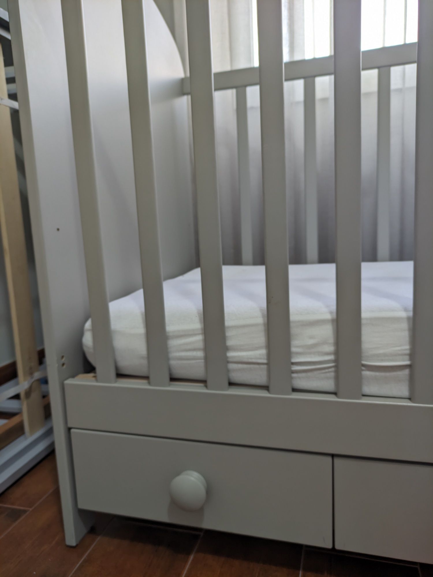 Berço com gavetas IKEA nunca usado