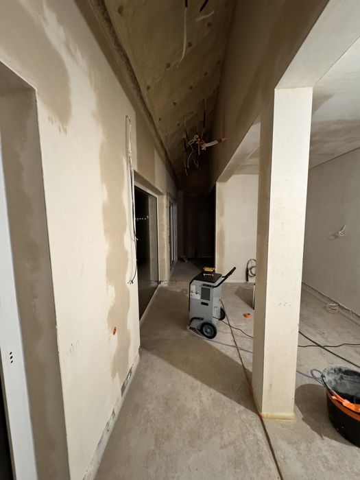 Wynajem osuszaczy o wydajności max 90L/24h do 180m2