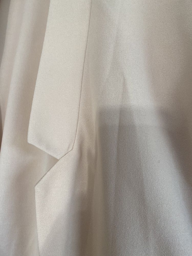 Boohoo bezowa marynarka 38