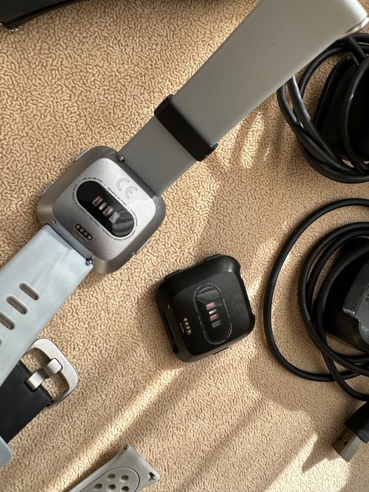 Fitbit sense versa charge3 uszkodzone
