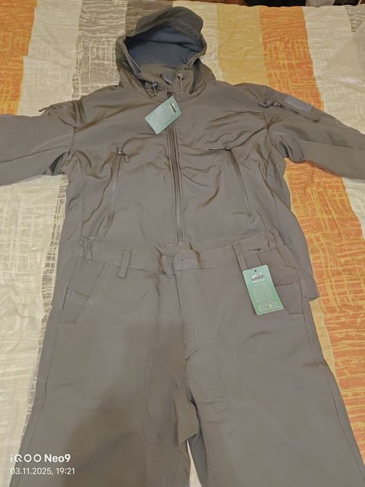 Костюм софтшел сірого кольору