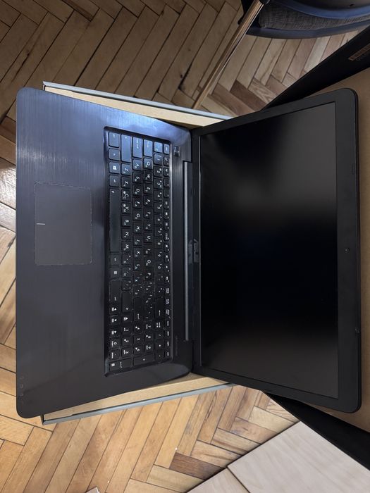 Asus r753 i5 7200 8/1000гб