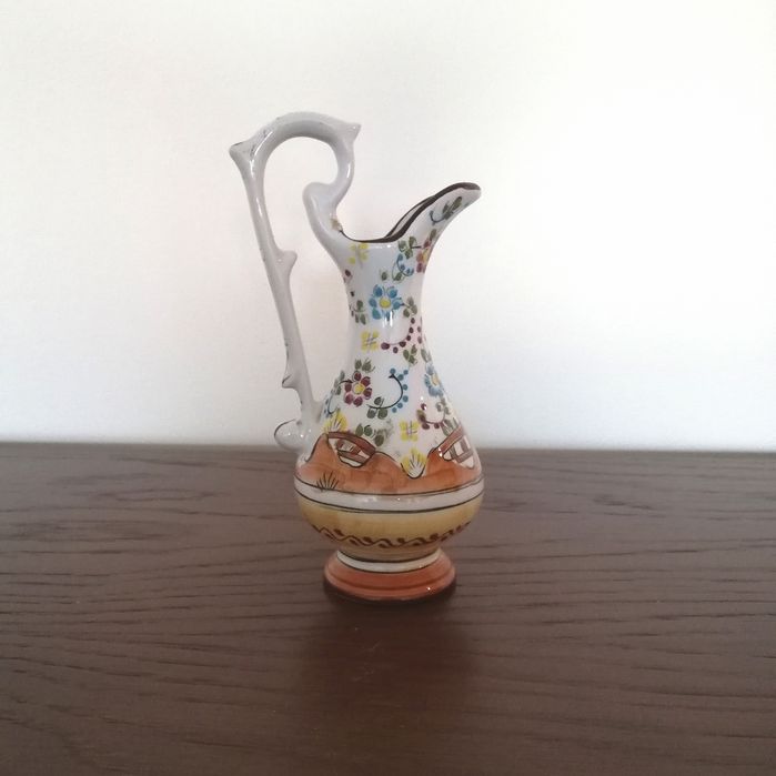 Jarro com prato vintage, pintados à mão